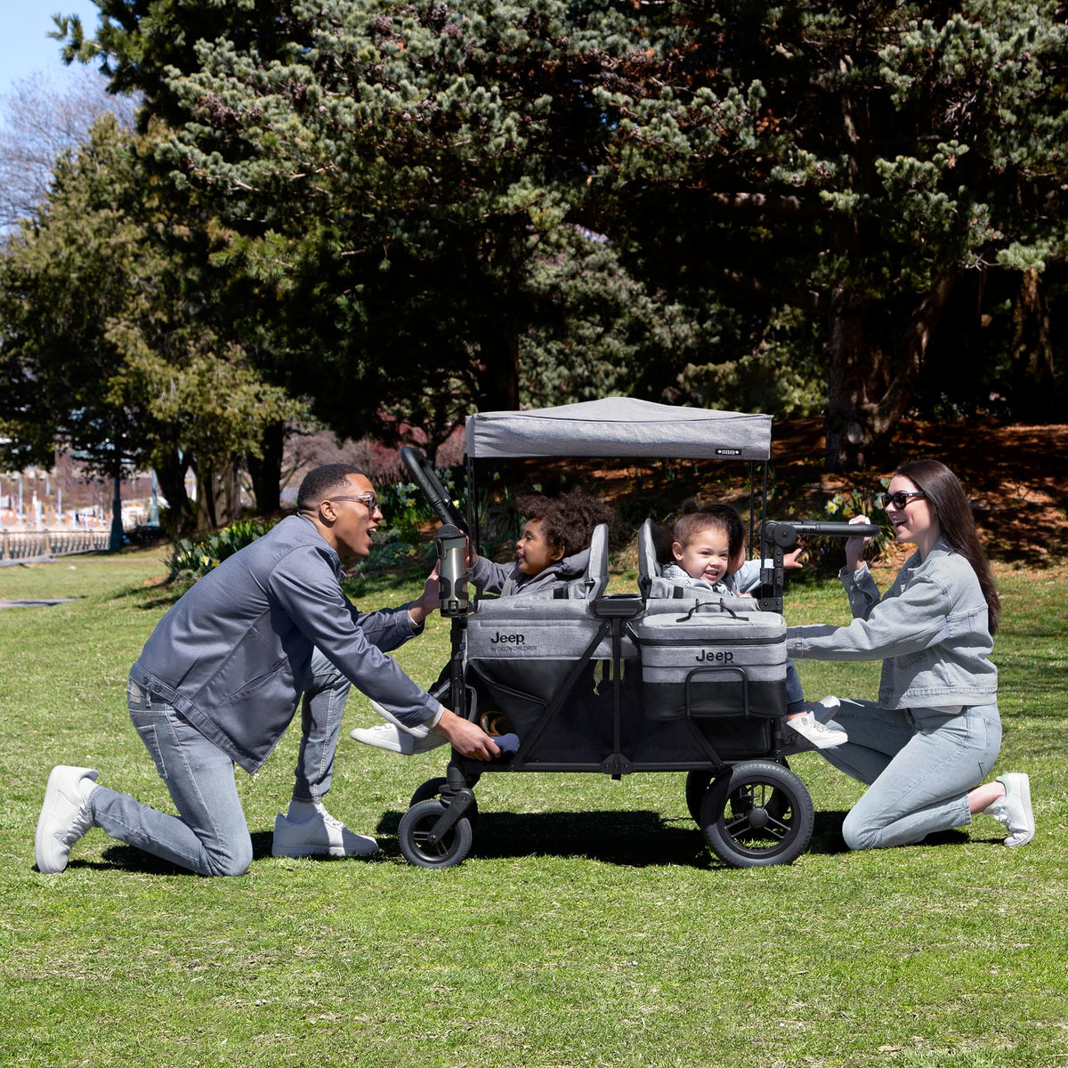 Jeep Wrangler Deluxe 4 Seater Stroller Wagon by Delta Children
